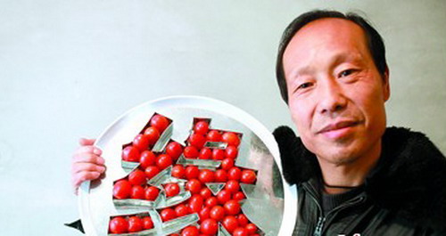 洛南農民發明“書法盤中餐” 文字美食融合引食欲