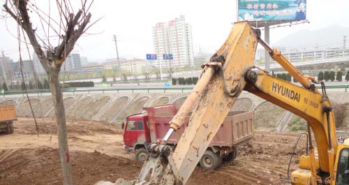 我市區開始埋設丹江南岸污水管道