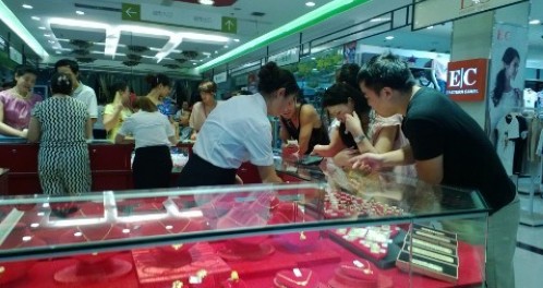 商洛：金價持續下跌 黃金首飾熱銷