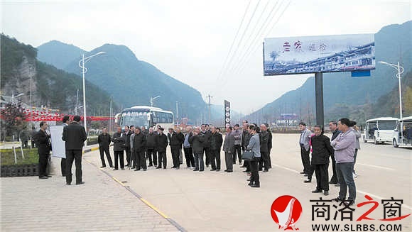 退休老干部參觀考察老君山風(fēng)景區(qū)旅游建設(shè)項(xiàng)目