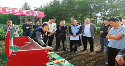 商洛市“三秋”農(nóng)業(yè)機(jī)械化生產(chǎn)培訓(xùn)會在洛南縣召開