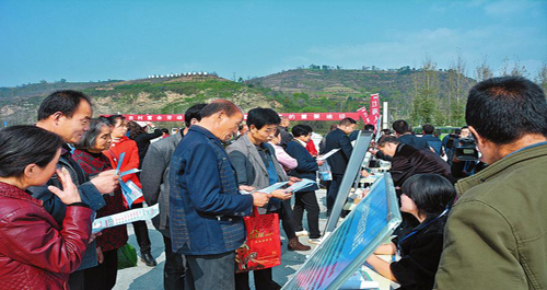 政企合作建平臺，轉移就業促脫貧