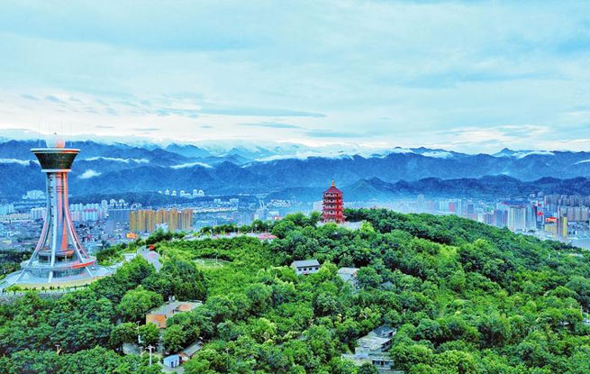 “ 綠海明珠”金鳳山