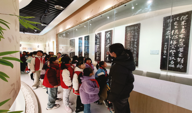 感受漢字文化魅力 弘揚寶貴精神財富