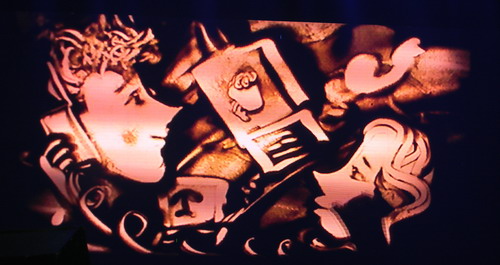 沙畫藝術表演走進商洛影劇院