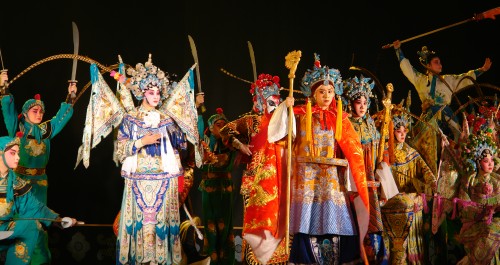 高雅藝術(shù)進(jìn)校園，《楊門女將》走進(jìn)商洛學(xué)院