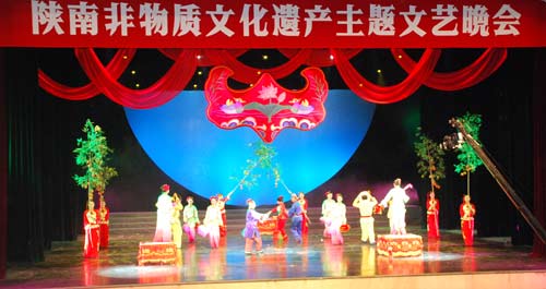 洛南國(guó)省兩項(xiàng)非遺節(jié)目成功出演陜西省人民劇院