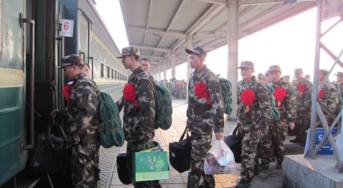 2012新兵歡送儀式在商洛火車(chē)站舉行