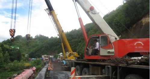 商洛處置一起突發環境污染事件