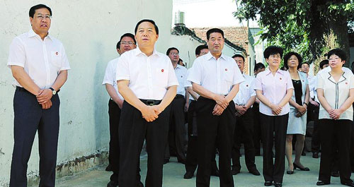 商洛市委中心組在丹鳳開(kāi)展“七一”主題黨日活動(dòng)