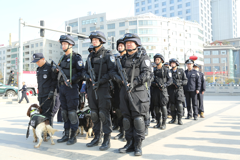 市反恐辦組織開展反恐應急處突緊急拉動演練