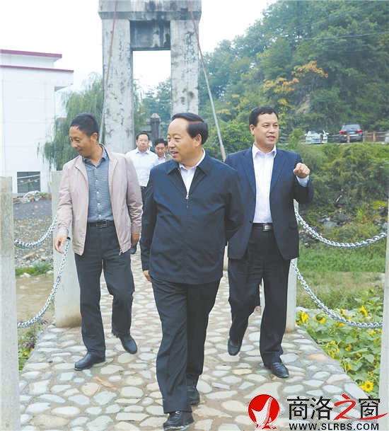 市委書記胡潤澤考察朱家灣美麗鄉村建設情況