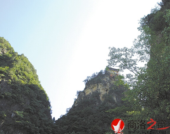 石甕子境內的對峰臺