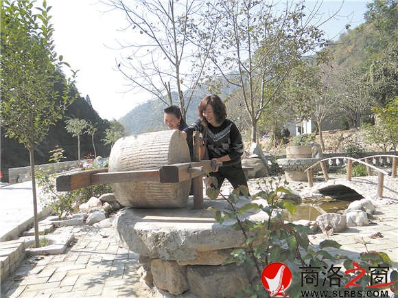 石碾、石磨，小橋流水，盡情享受田園風情。