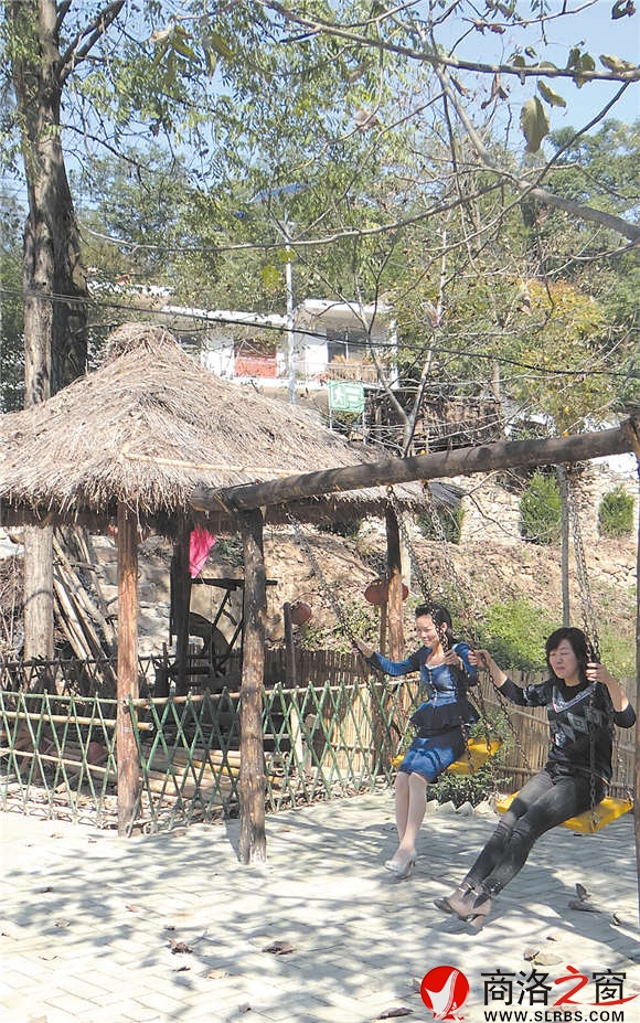 蕩起秋千，回到兒時記憶。