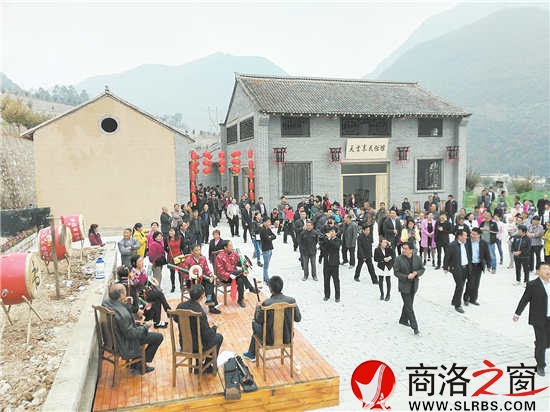 美麗鄉(xiāng)村與鄉(xiāng)土文化相結(jié)合，豐富了美麗鄉(xiāng)村的內(nèi)涵。