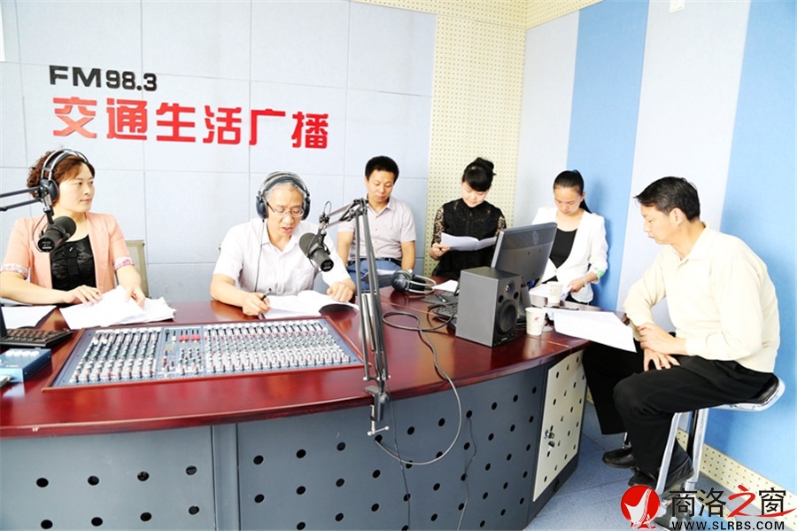 商洛國稅走進“行風熱線”共話稅收