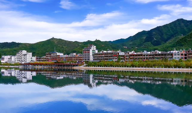 陜西丹鳳：?搬出新生活?過上好日子