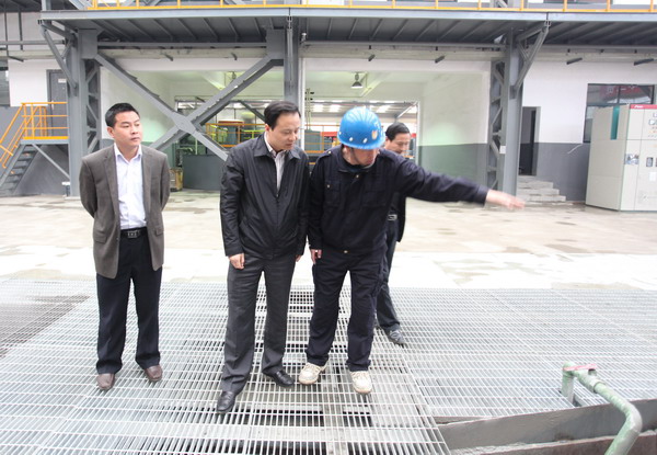長張盈安深入金嶺金礦調研礦廠試車運行情況.jpg