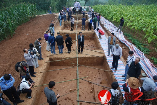 全國考古專家張豁口舊石器遺址現場.JPG