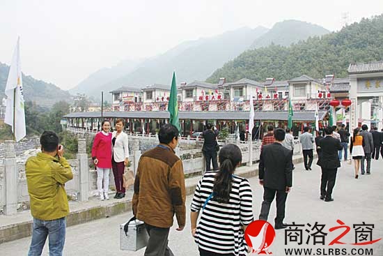 美麗鄉(xiāng)村吸引了大量的游客