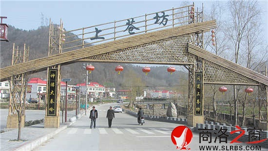 依托“美麗鄉(xiāng)村”建設(shè)，荊家河村變得越來越美麗。